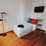 Διαμέρισμα 3 Bedroom 6 P Parking & Privat-entry *