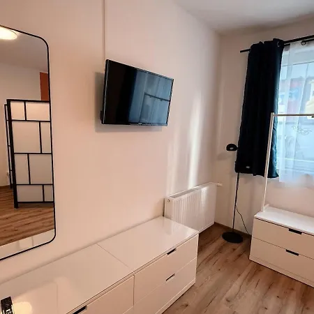 Appartement 3 Bedroom 6 P Parking & Privat-entry *